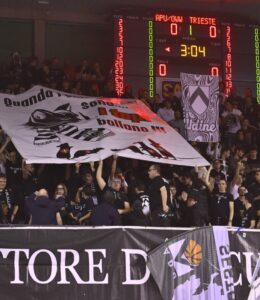 Il derby è di Udine, battuta Trieste e ribaltata la differenza canestri